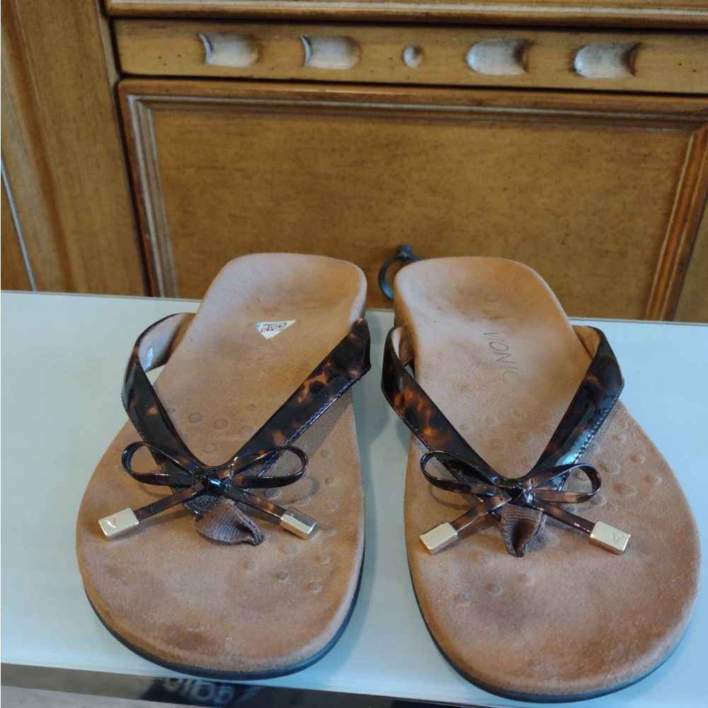Vionic Belle II Tortoise Print Bow -Toe Post Thong Sandal - Size 9